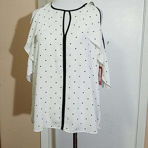 Vince Camuto white w/black polka dots top - Picture 1 of 6